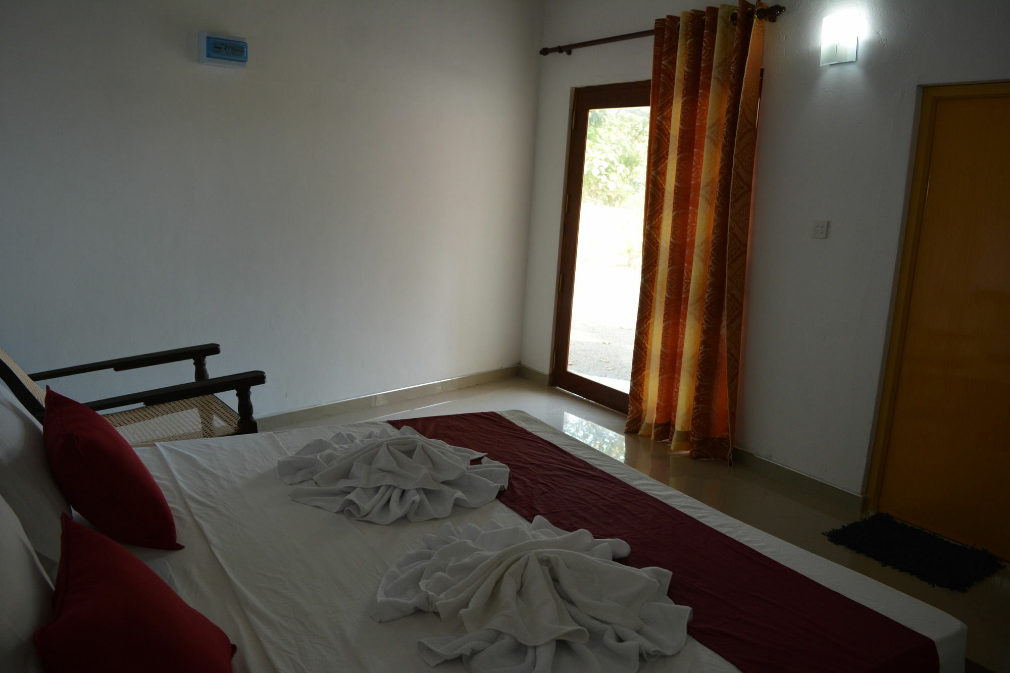 Blue Whale Lagoon Resort Ahangama Extérieur photo