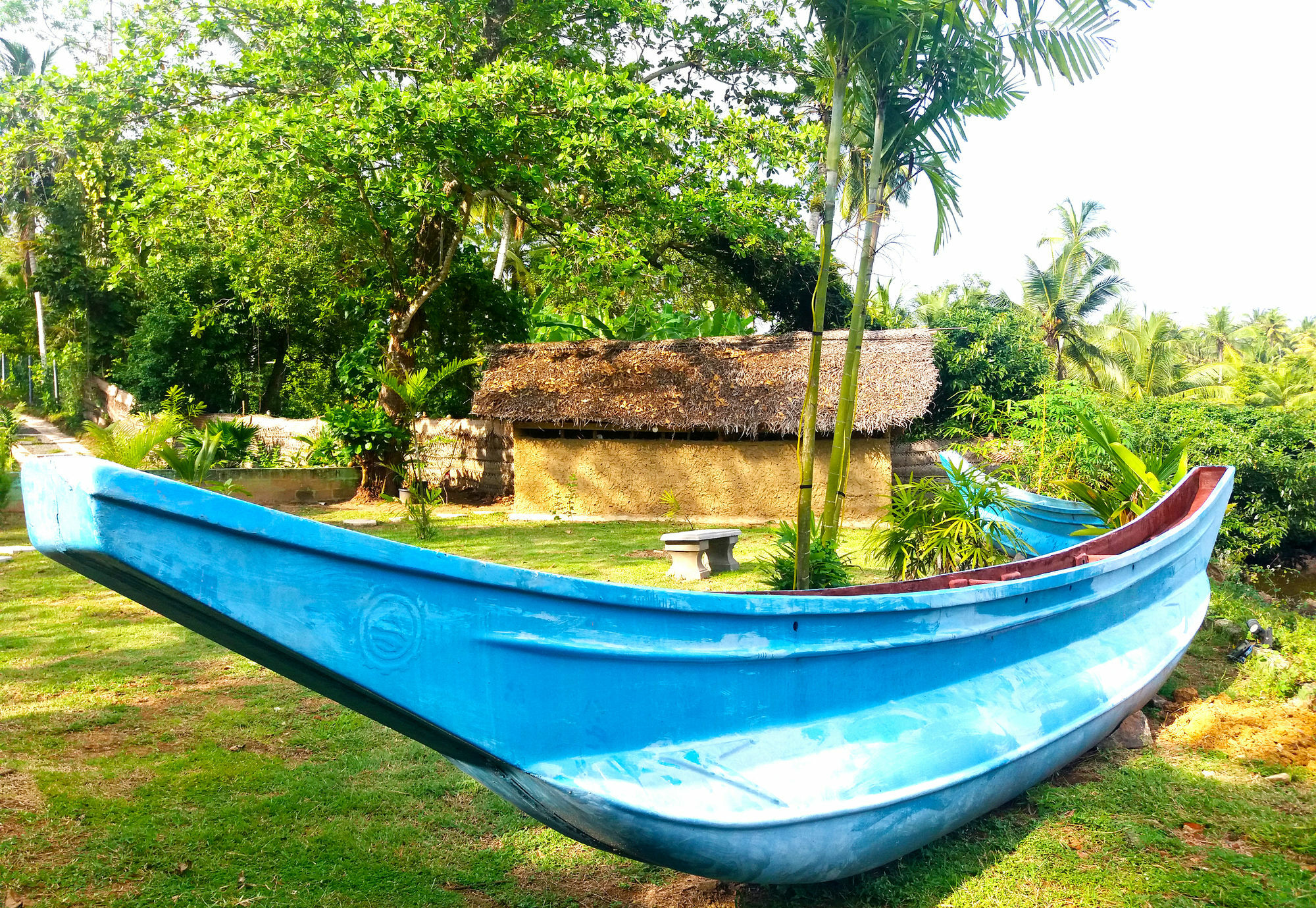 Blue Whale Lagoon Resort Ahangama Extérieur photo