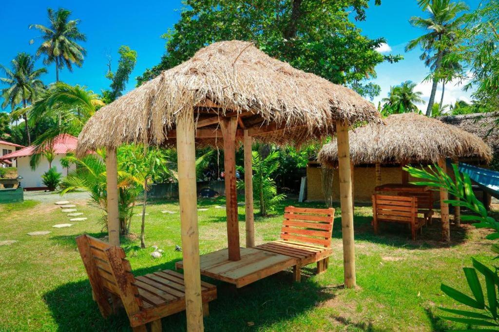Blue Whale Lagoon Resort Ahangama Extérieur photo