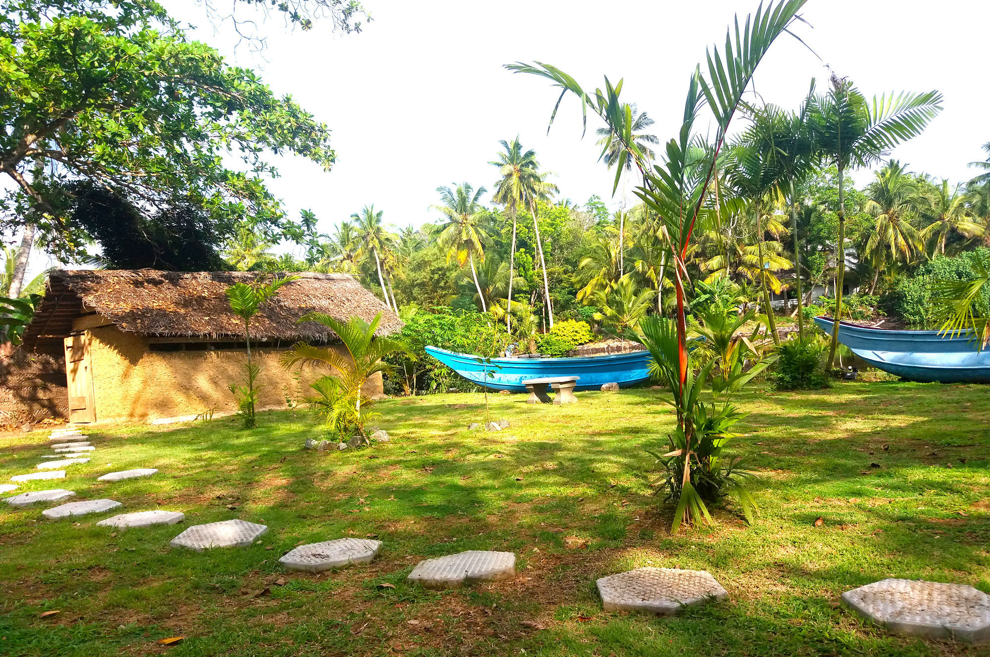 Blue Whale Lagoon Resort Ahangama Extérieur photo